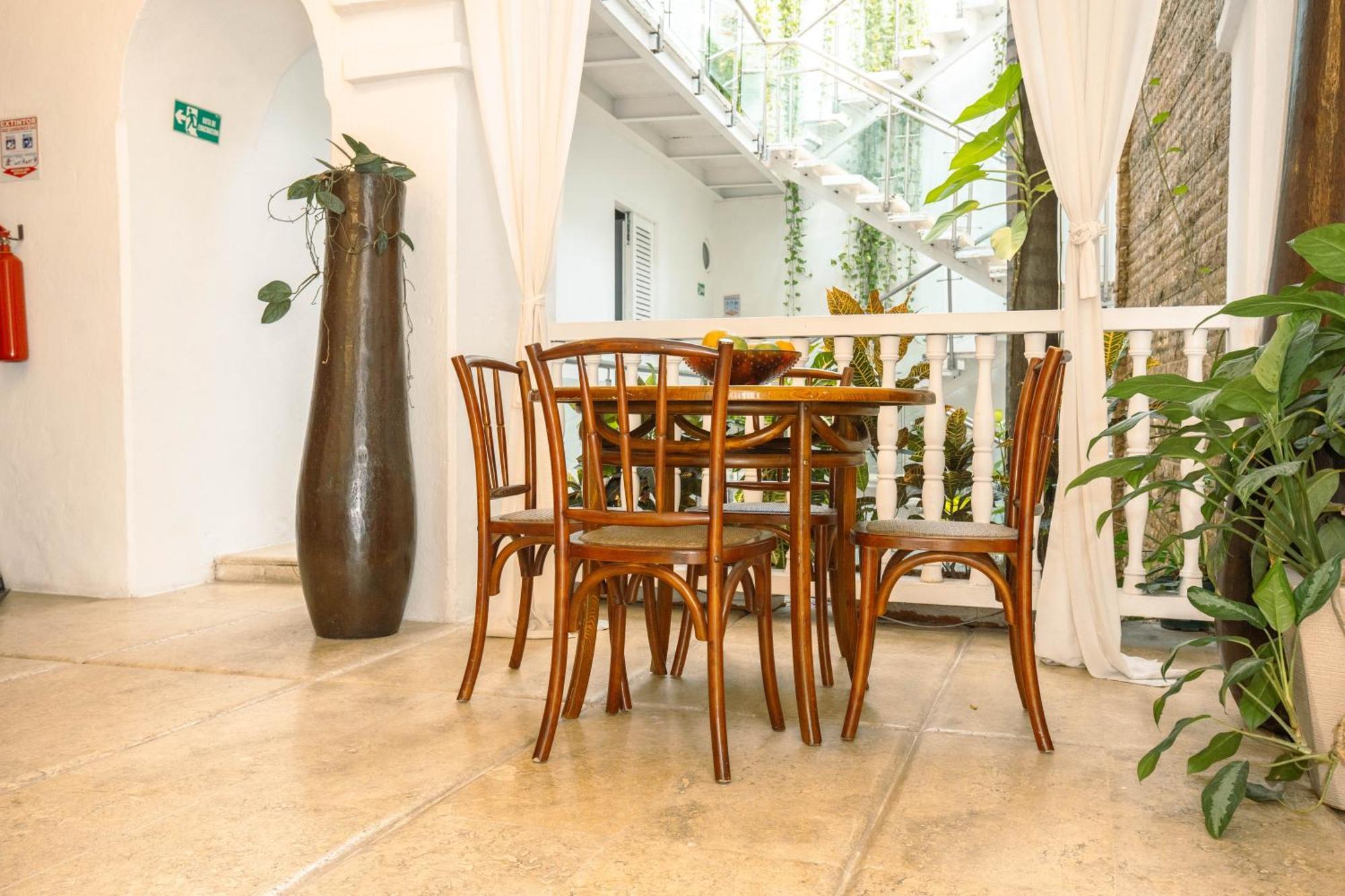 Aguamarina Boutique (adults Only)